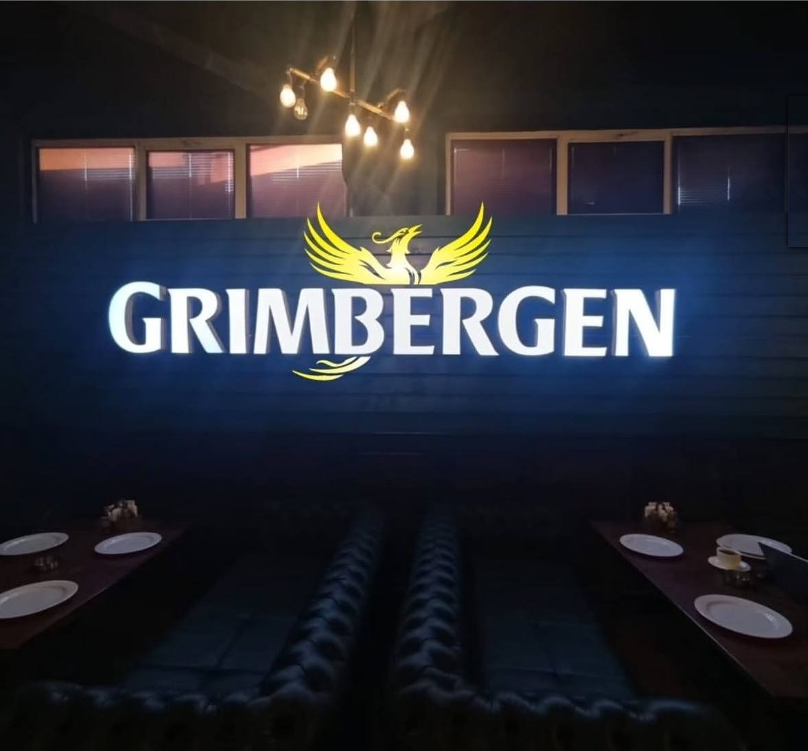 Grimbergen — İnteryer işıqlı lövhə